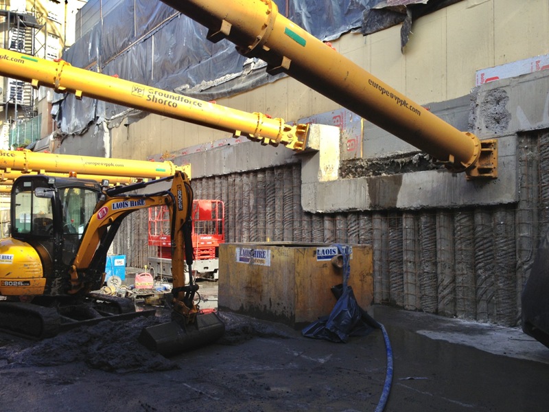 Dublin: Merrion Square Secant Wall